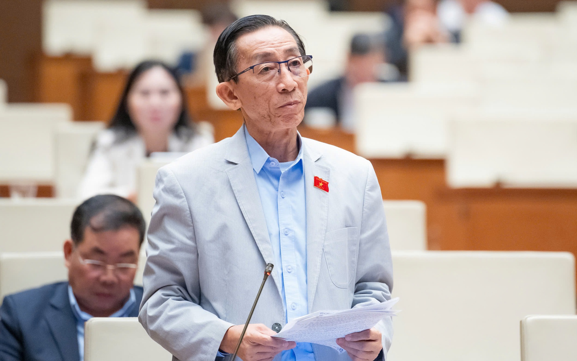 Quốc hội thảo luận về miễn thuế xăng dầu, đề xuất kéo dài thời gian áp dụng đến 2026