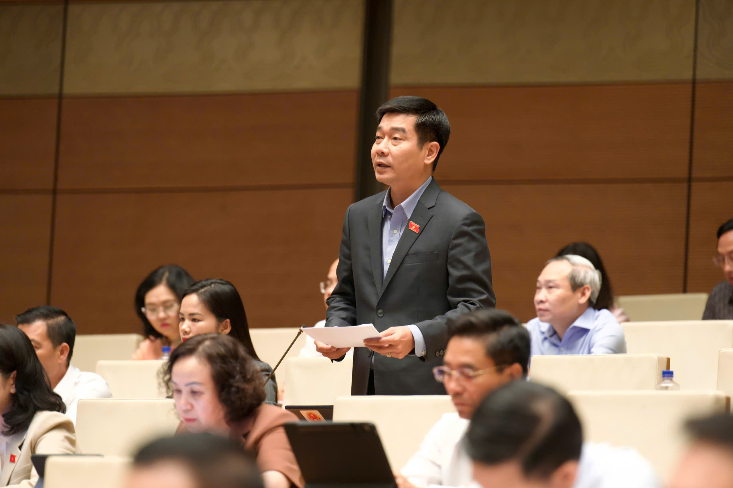 ĐBQH đề nghị gỡ rối cho bên bán bất động sản vì một quy định khi công chứng đặt cọc- Ảnh 2.