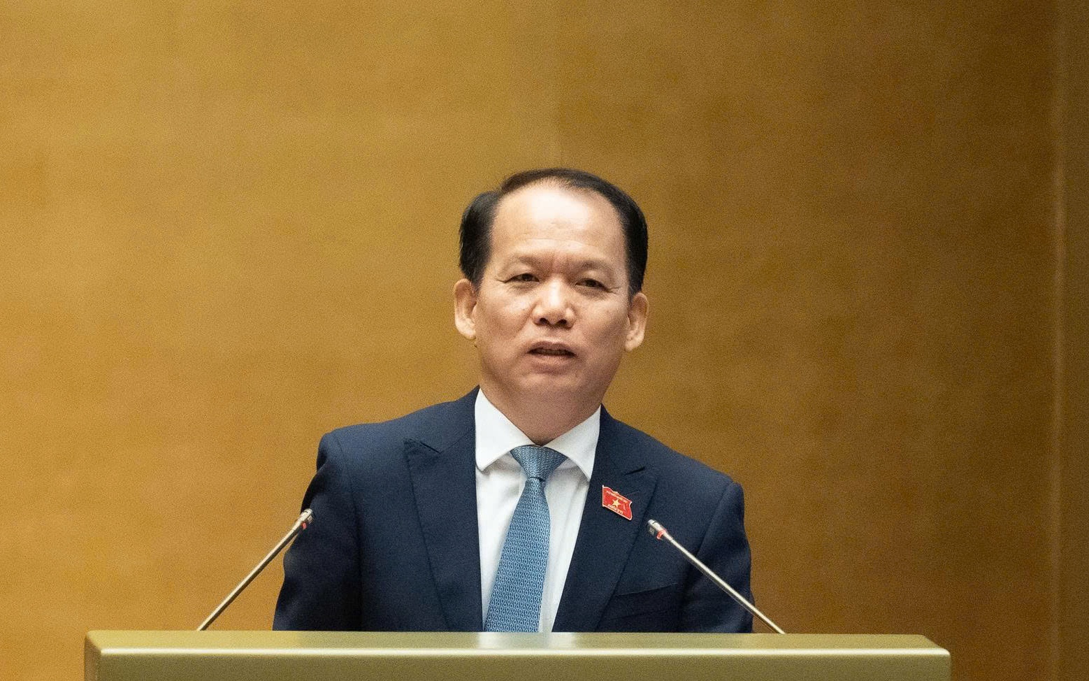 Quốc Hội Thảo Luận Luật Hộ Tịch: Tranh Luận Về Ủy Quyền Và Đề Xuất Tích Hợp VNeID