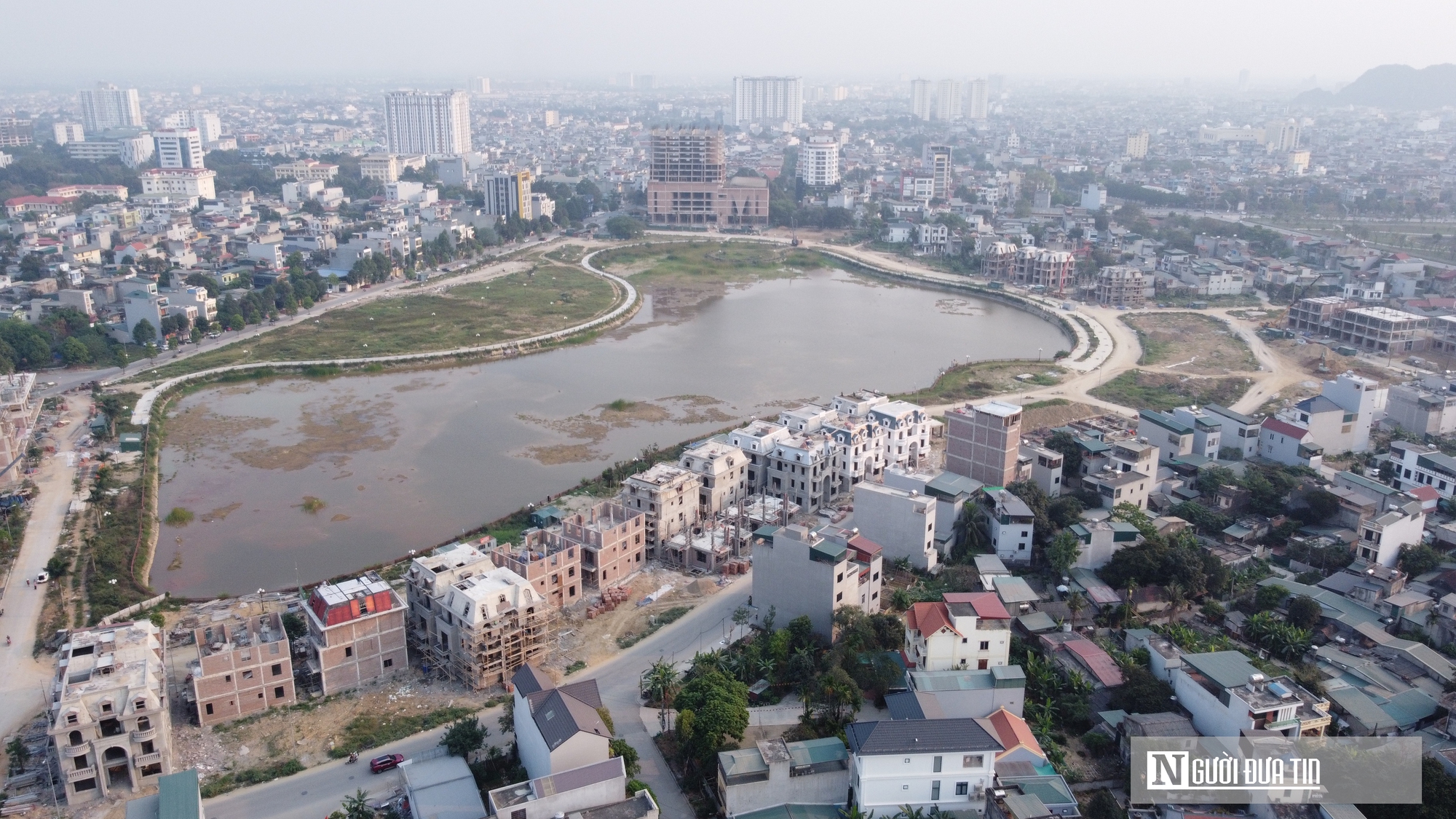 C&ocirc;ng vi&ecirc;n nước Đ&ocirc;ng Hương 600 tỷ đồng vẫn ngổn ngang sau 8 năm thực hiện- Ảnh 2.