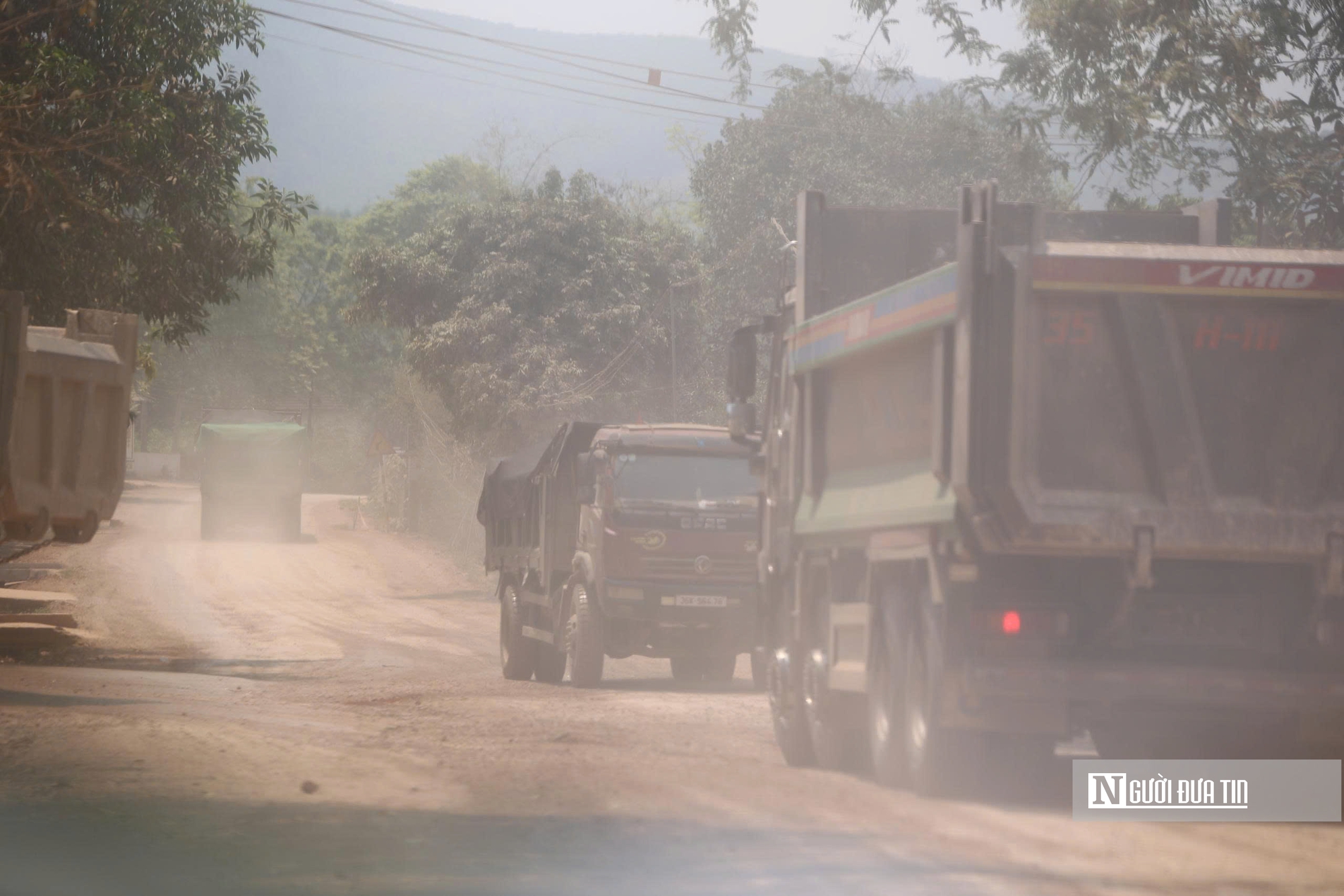 Tai nạn thương tâm, CSGT vào cuộc xử lý dàn xe Howo gây ám ảnh với người dân- Ảnh 2.