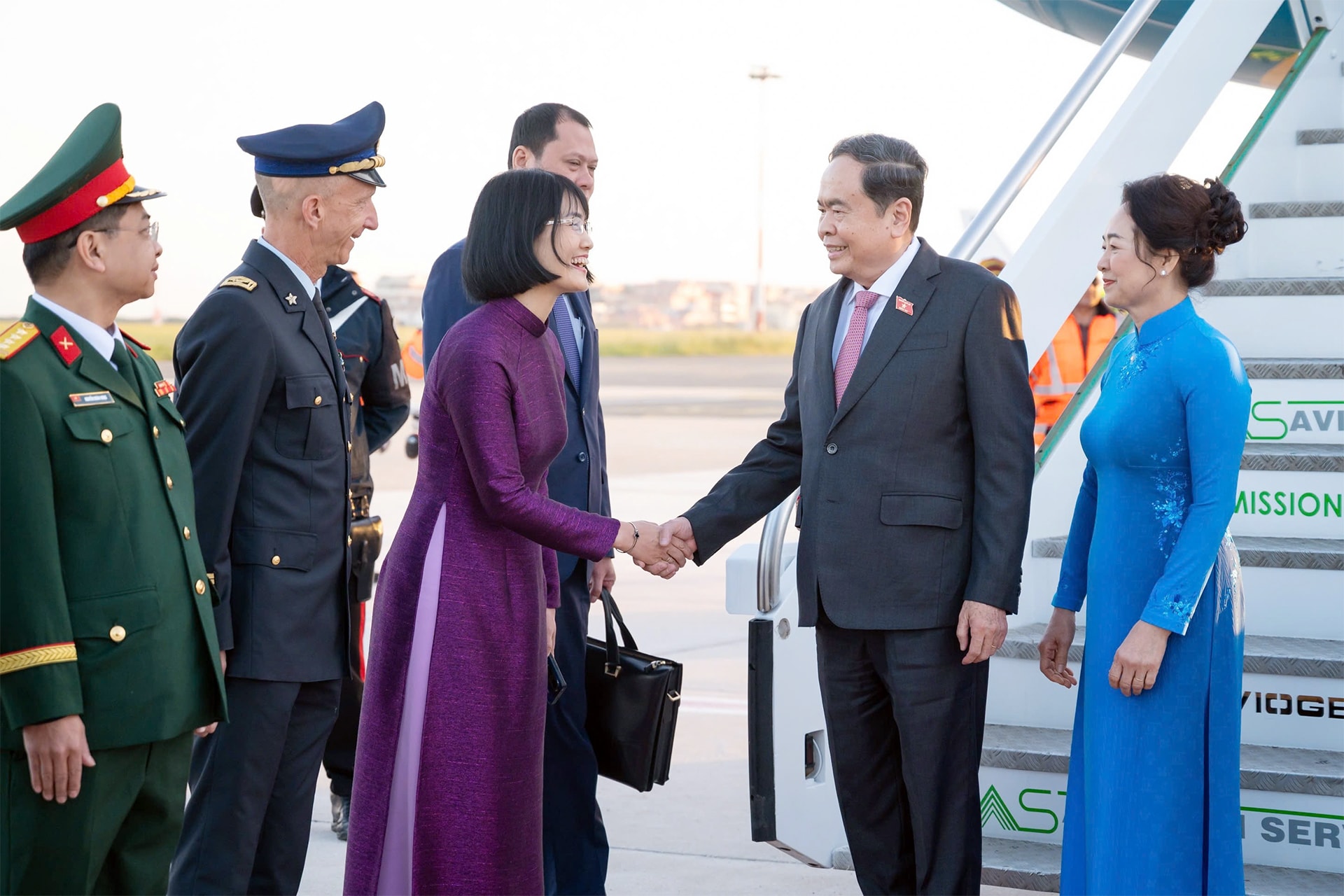 Chủ tịch Quốc hội Trần Thanh Mẫn tới Rome, bắt đầu thăm chính thức Italy- Ảnh 1. Chủ tịch Quốc hội Trần Thanh Mẫn tới Rome, bắt đầu thăm chính thức Italy- Ảnh 1.