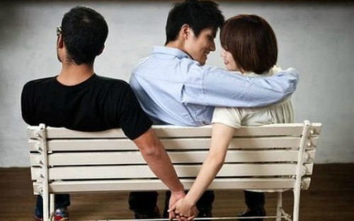 Gi&aacute; v&agrave;ng h&ocirc;m nay (12/4): V&agrave;ng miếng SJC, nhẫn đồng loạt giảm, thế giới tăng tuần thứ ba li&ecirc;n tiếp- Ảnh 1.