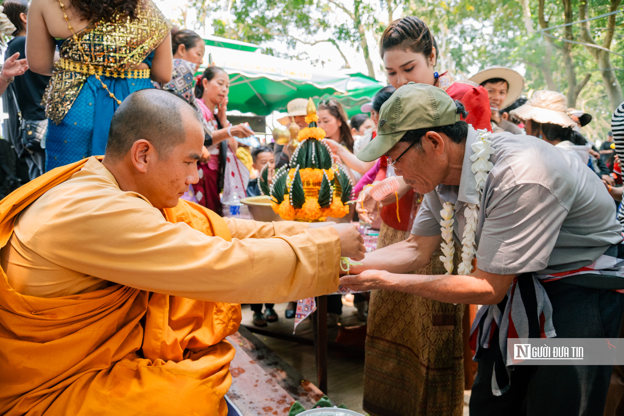 Độc đ&aacute;o c&aacute;c nghi thức Phật gi&aacute;o trong Tết Bunpimay của người L&agrave;o tại Đắk Lắk- Ảnh 13.