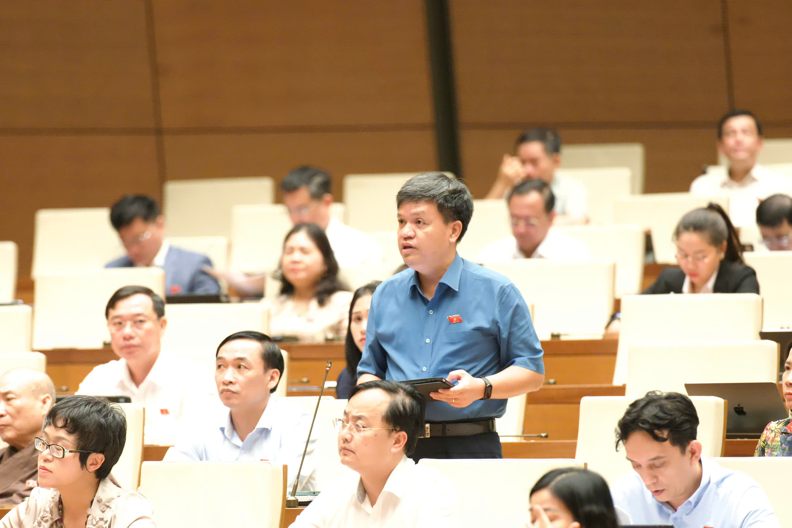 ĐBQH hiến kế giảm ô nhiễm môi trường Thủ đô- Ảnh 2. ĐBQH hiến kế giảm ô nhiễm môi trường Thủ đô- Ảnh 2.