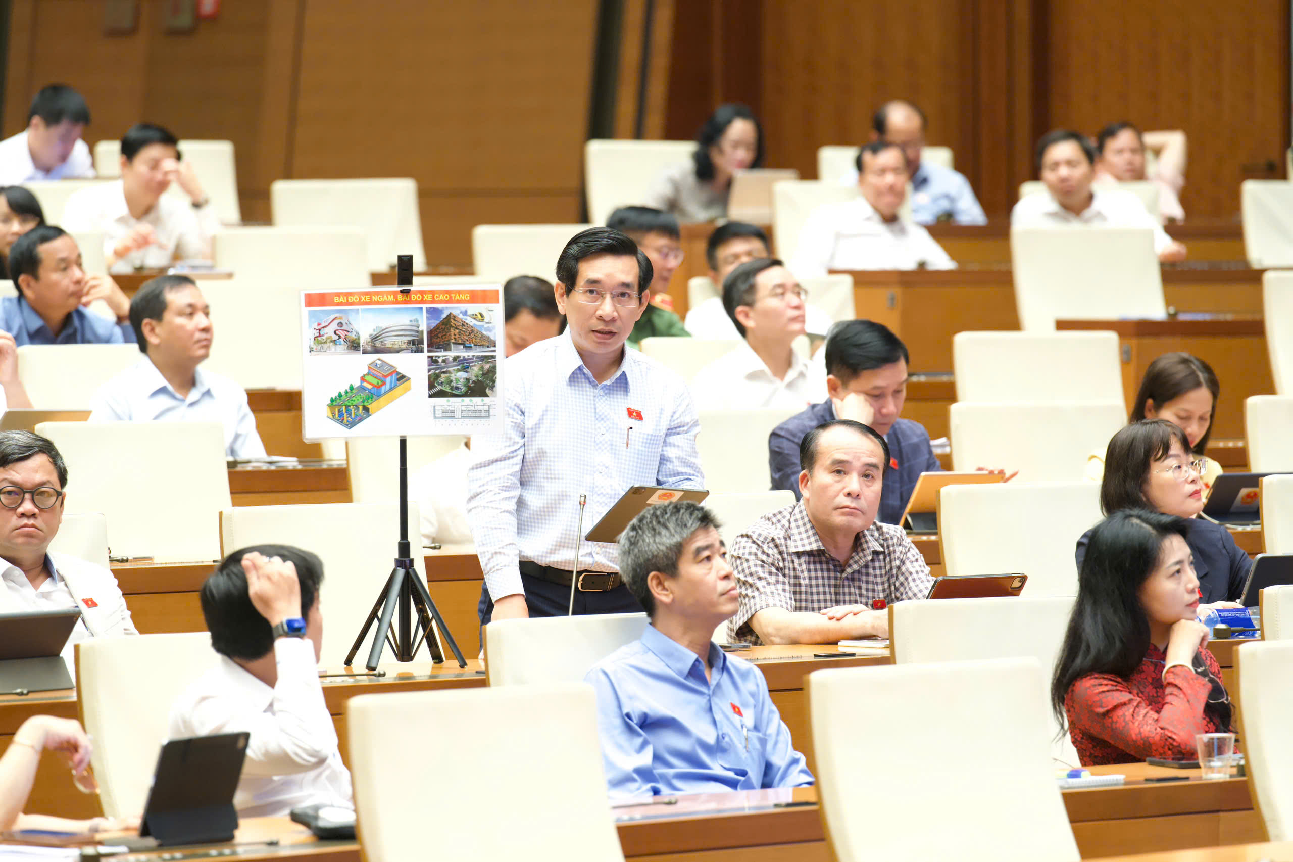 ĐBQH hiến kế giảm ô nhiễm môi trường Thủ đô- Ảnh 3. ĐBQH hiến kế giảm ô nhiễm môi trường Thủ đô- Ảnh 3.