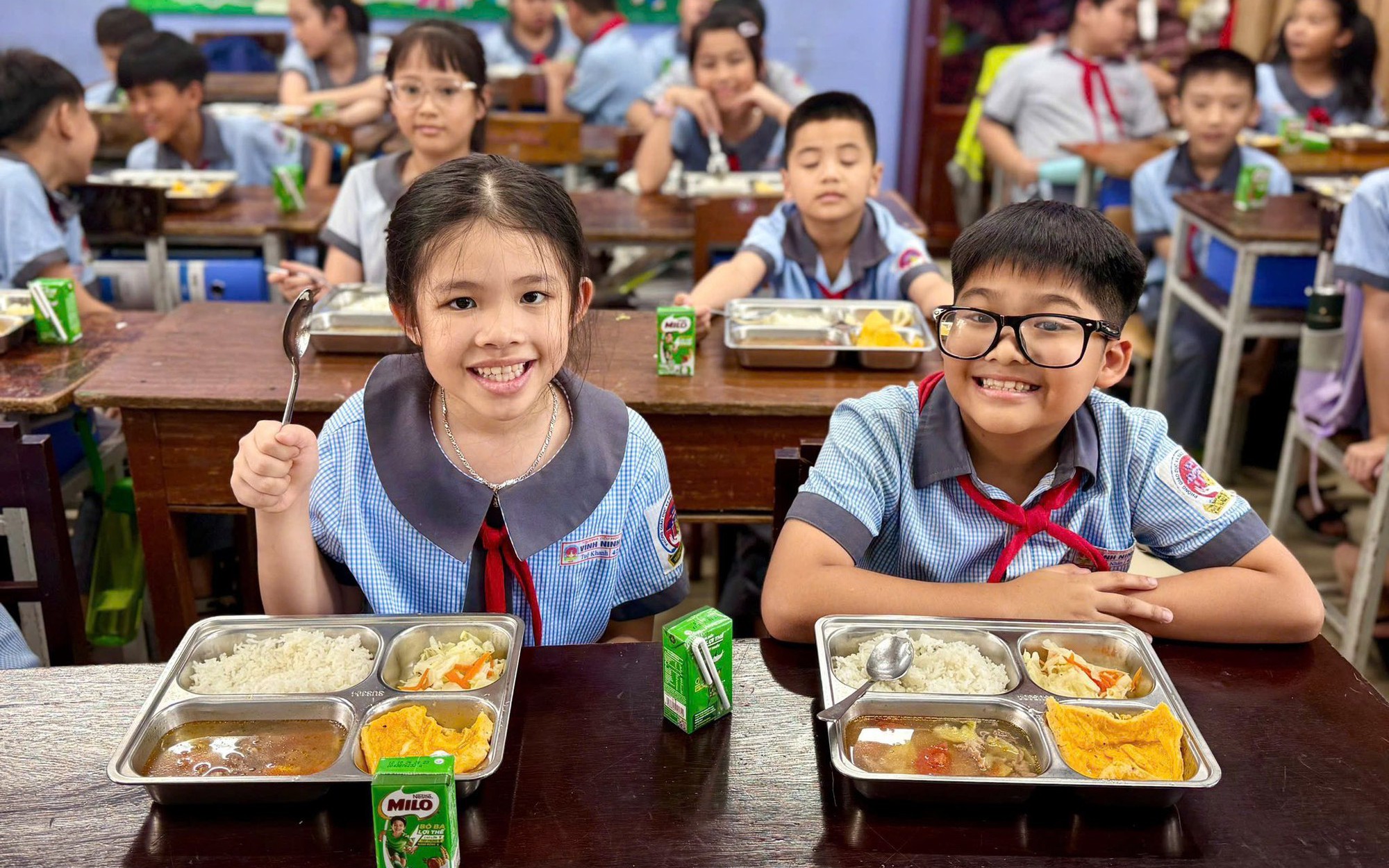 Các trường tiểu học tại Huế tăng cường kiểm soát an toàn thực phẩm bán trú