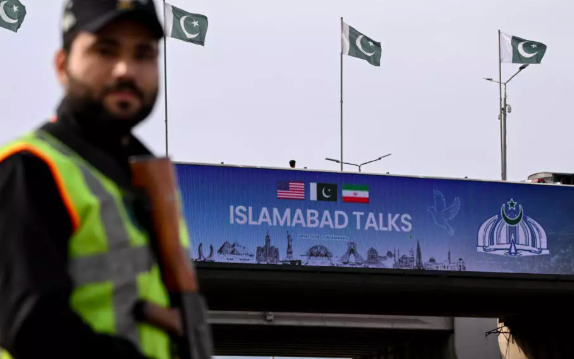 Ph&oacute; Tổng thống Mỹ trở về nước m&agrave; kh&ocirc;ng đạt được thỏa thuận với Iran- Ảnh 2.