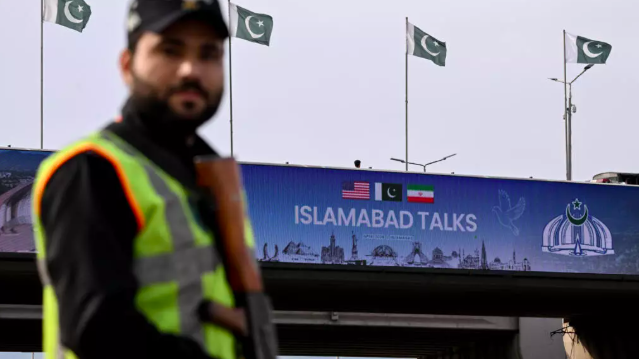 Đ&agrave;m ph&aacute;n Mỹ - Iran k&eacute;o d&agrave;i sang ng&agrave;y thứ hai, căng thẳng tại eo biển Hormuz leo thang- Ảnh 1.