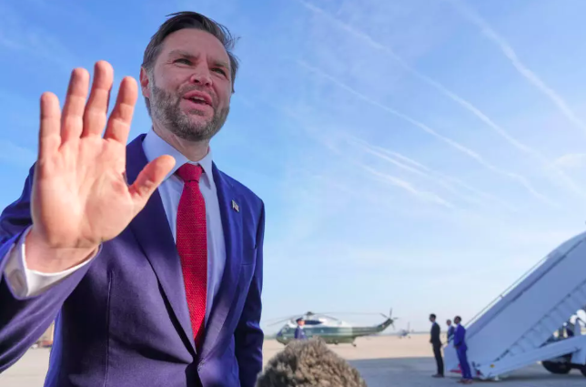 Đàm phán Mỹ - Iran kéo dài sang ngày thứ hai, căng thẳng tại eo biển Hormuz leo thang- Ảnh 3.