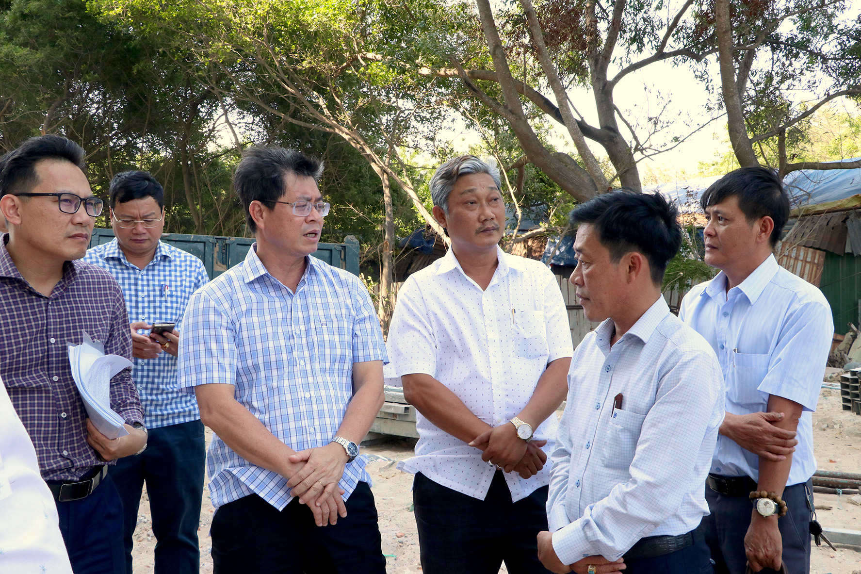 Nhà ở xã hội chưa xong, đường vào cũng “đứng bánh”, tỉnh Lâm Đồng yêu cầu xử lý dứt điểm- Ảnh 6.