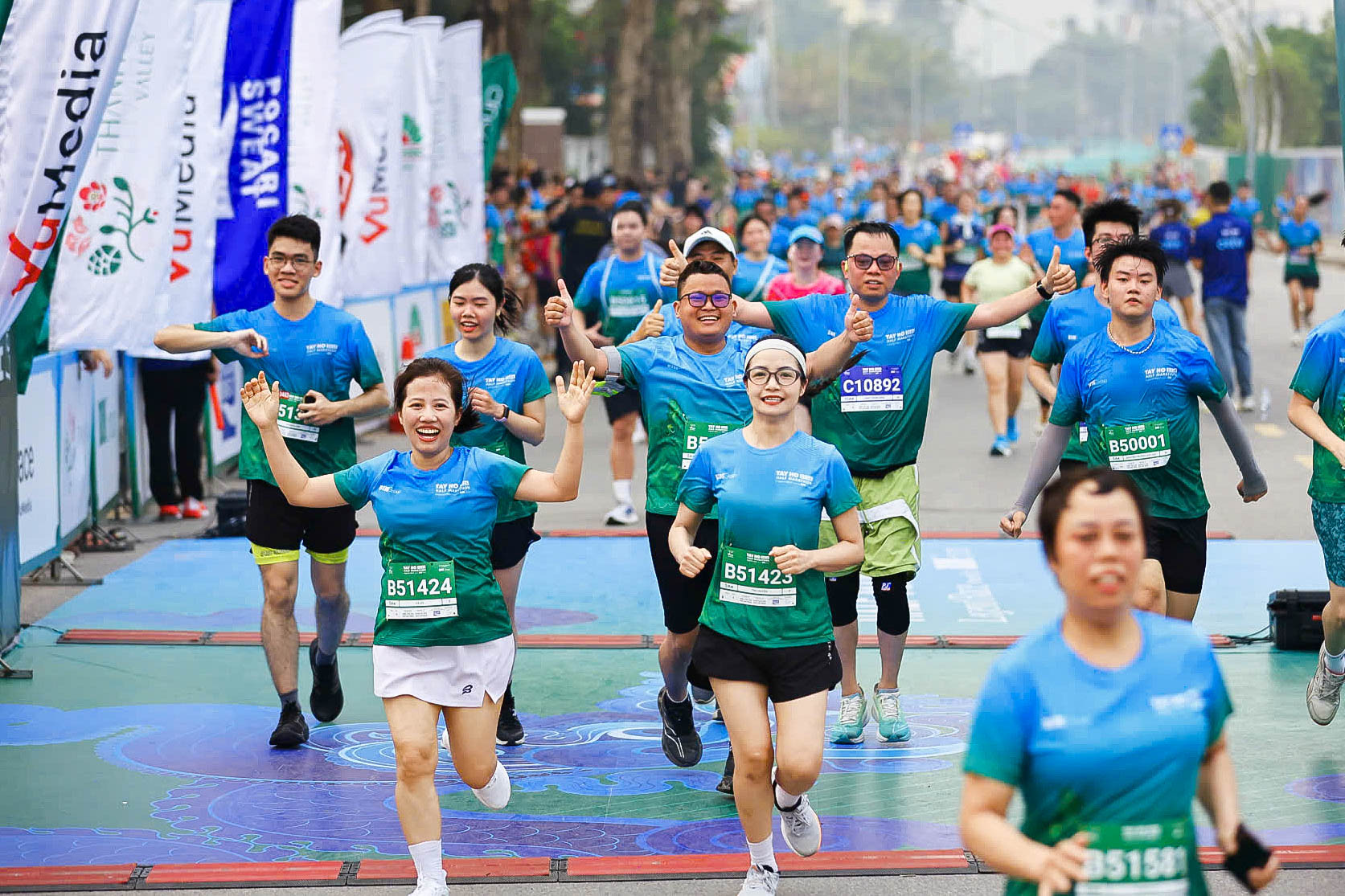 Hơn 10.000 VĐV hào hứng tham gia Tay Ho Half Marathon 2026- Ảnh 8. Hơn 10.000 VĐV hào hứng tham gia Tay Ho Half Marathon 2026- Ảnh 8.