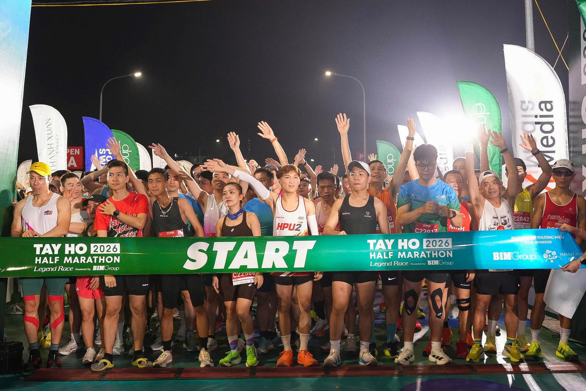Hơn 10.000 VĐV hào hứng tham gia Tay Ho Half Marathon 2026- Ảnh 2. Hơn 10.000 VĐV hào hứng tham gia Tay Ho Half Marathon 2026- Ảnh 2.