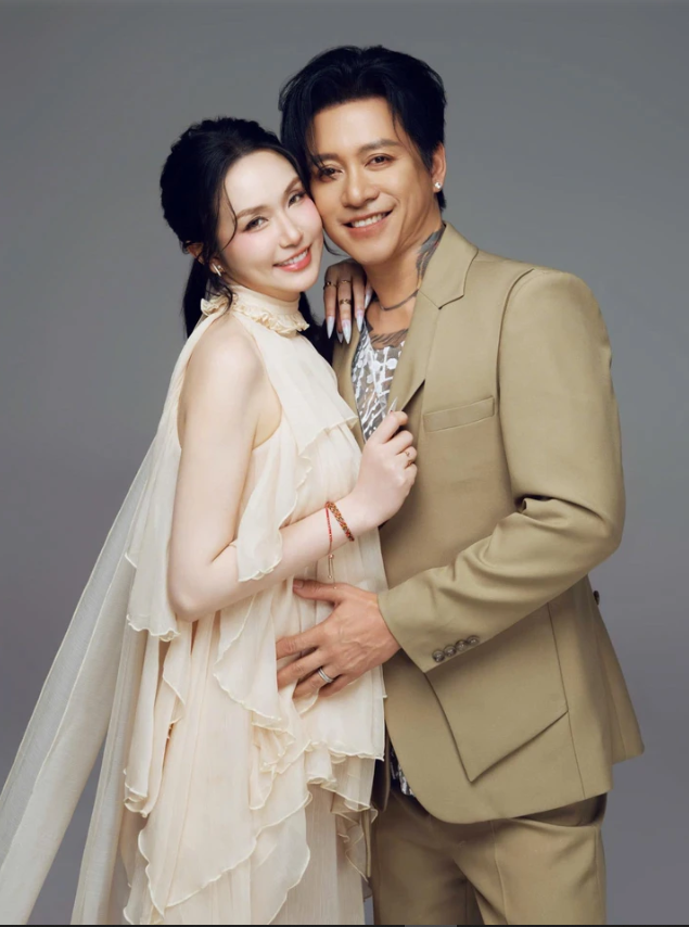 Tuấn Hưng l&ecirc;n tiếng bảo vệ vợ giữa nghi vấn "dao k&eacute;o", khẳng định một điều về nhan sắc Hương Baby - Ảnh 1.