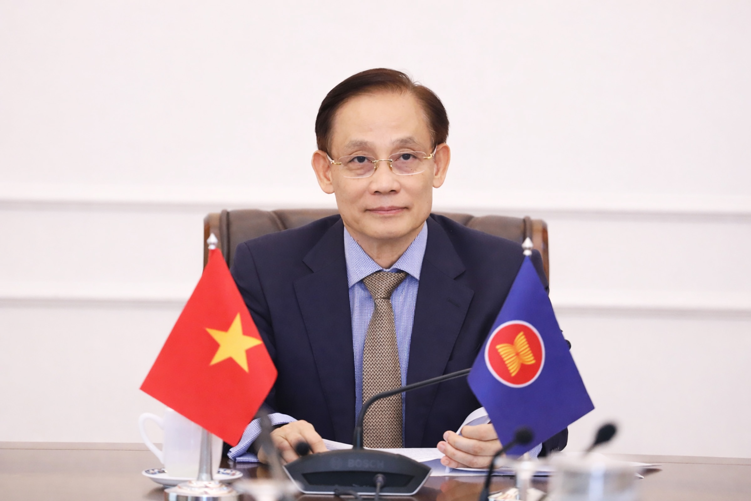 Bộ trưởng Lê Hoài Trung kêu gọi ASEAN đẩy nhanh các dự án năng lượng chiến lược - Ảnh 2.