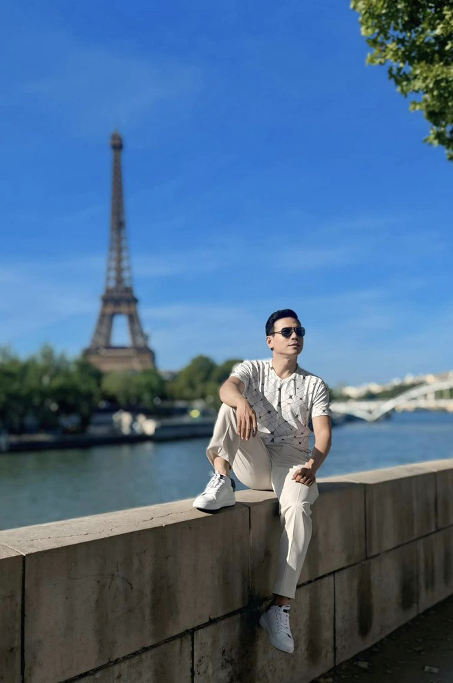 Cuộc sống giản dị, kín tiếng trong nhà vườn 800m2 của 