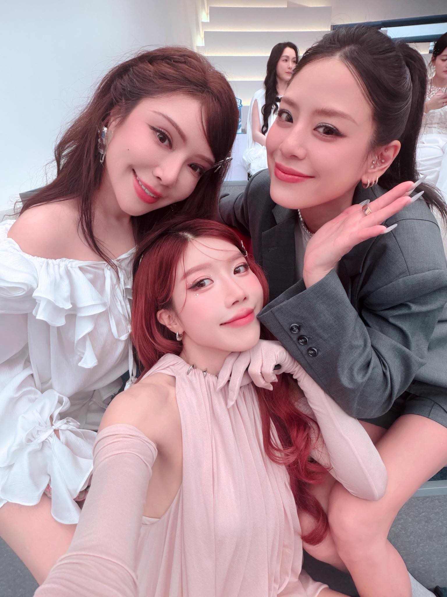 Ca sĩ Trang Pháp khóc nấc khi thua 