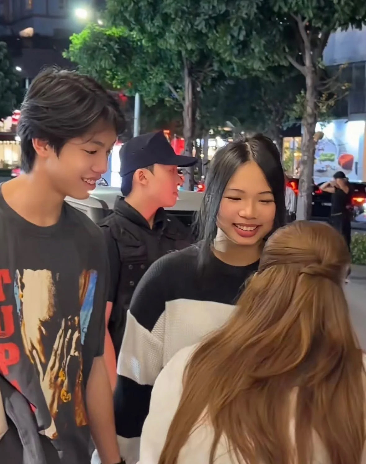 Subeo - Con trai Hồ Ngọc Hà bất ngờ công khai bạn gái khi xuất hiện tại sự kiện của mẹ - Ảnh 2.