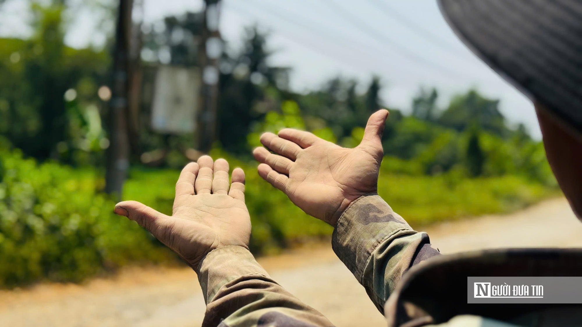 Quảng Ngãi: Đường liên xã xuống cấp nhiều năm, cản trở lưu thông và sản xuất- Ảnh 5. Quảng Ngãi: Đường liên xã xuống cấp nhiều năm, cản trở lưu thông và sản xuất- Ảnh 5.