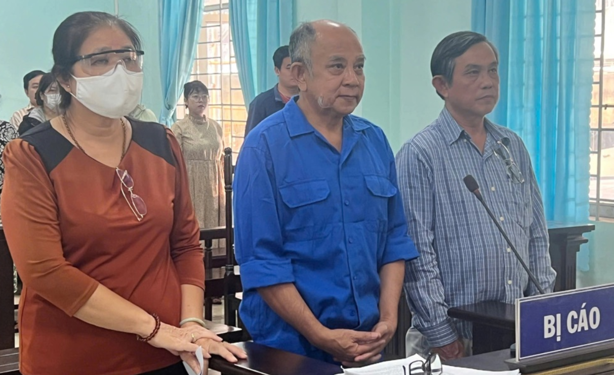 Không chấp hành án, vợ chồng ông chủ thương hiệu đậu phộng Tân Tân bị phạt tù- Ảnh 1.