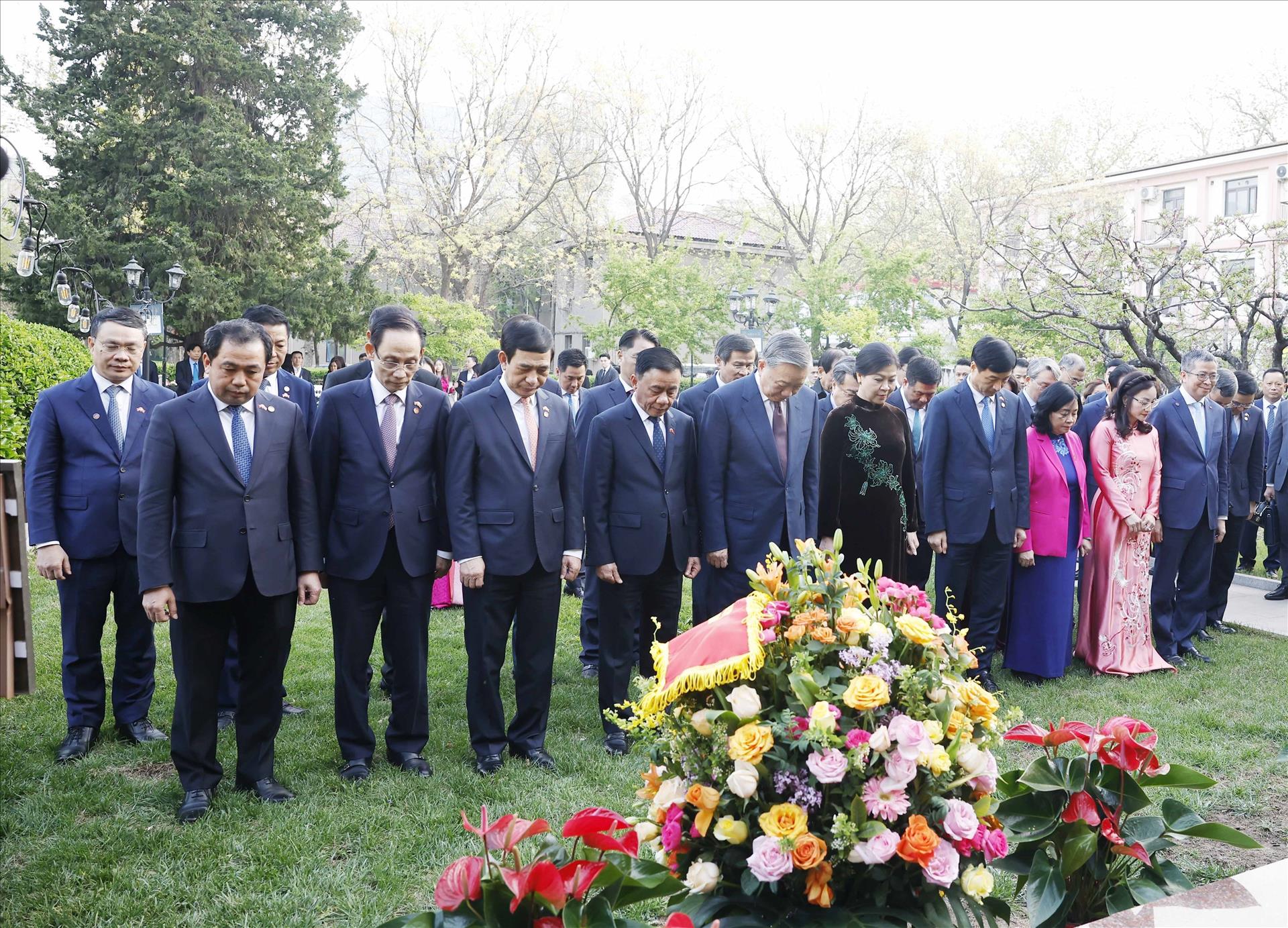 Kiều bào phấn khởi trước sự phát triển tốt đẹp, thực chất của quan hệ Việt -Trung - Ảnh 2.