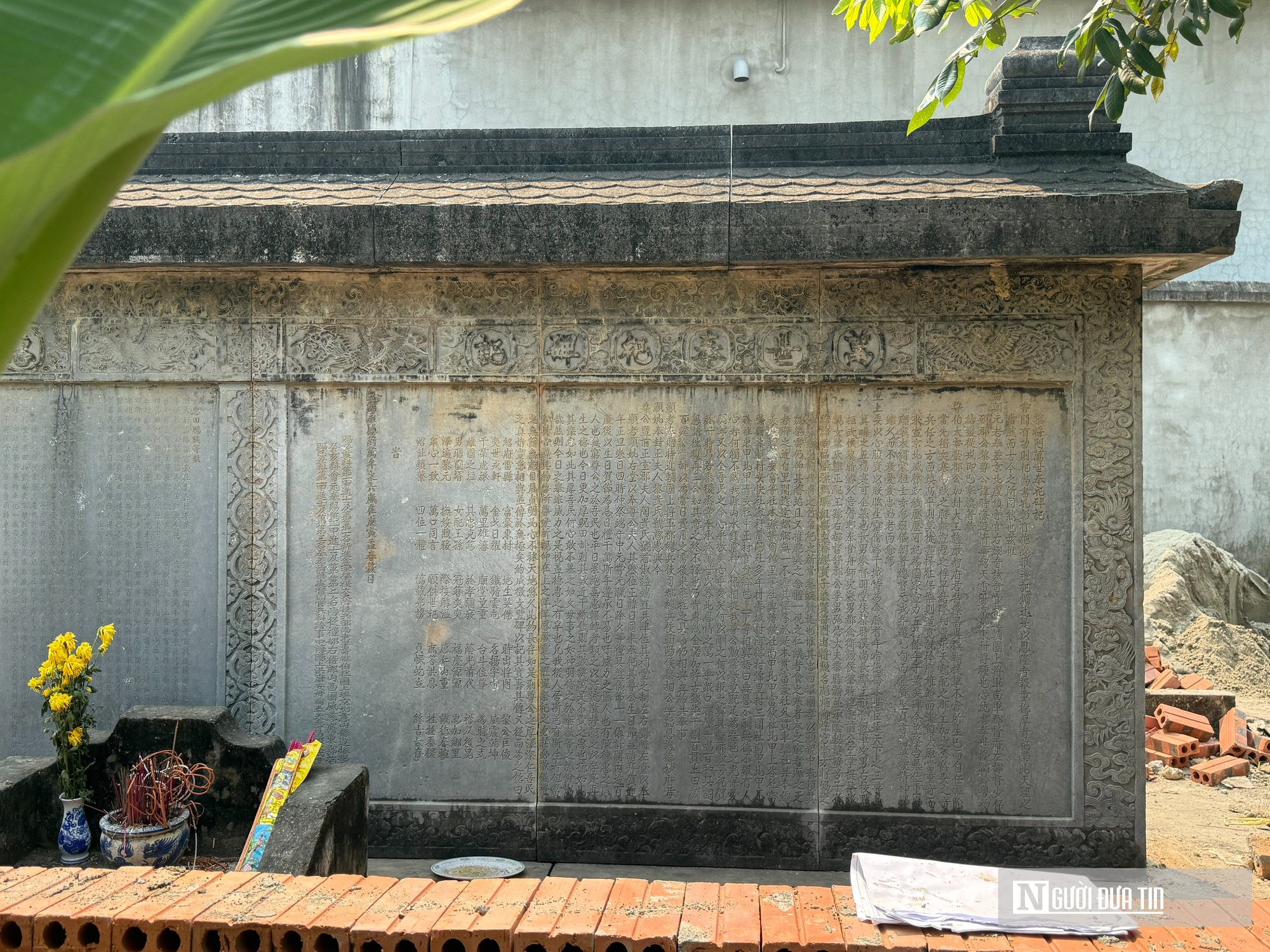 Trả lại gi&aacute; trị di t&iacute;ch quốc gia cho hai bia đ&aacute; cổ hơn 3 thế kỷ- Ảnh 1.