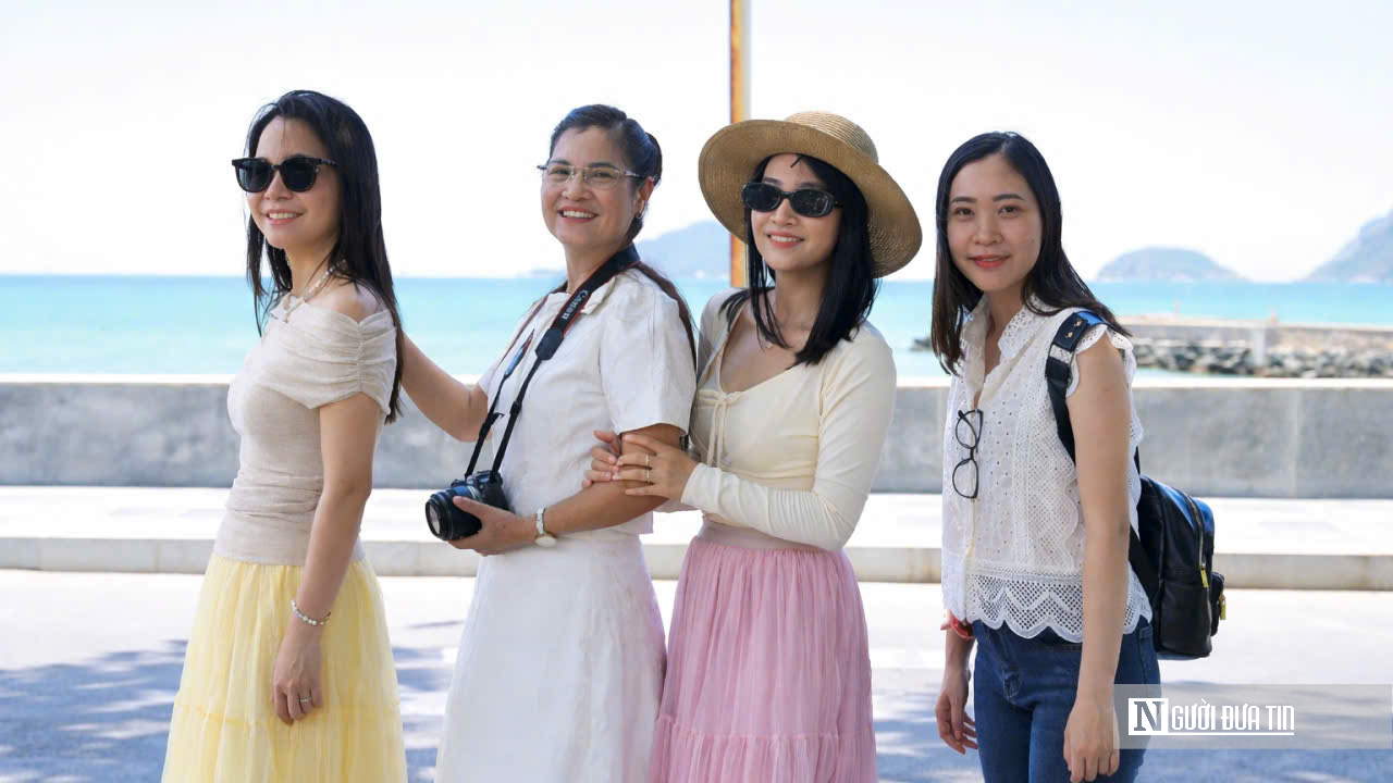 Côn Đảo "giữ nhiệt" du lịch: Giá tăng cao, khách vẫn đổ về- Ảnh 5. Côn Đảo "giữ nhiệt" du lịch: Giá tăng cao, khách vẫn đổ về- Ảnh 5.