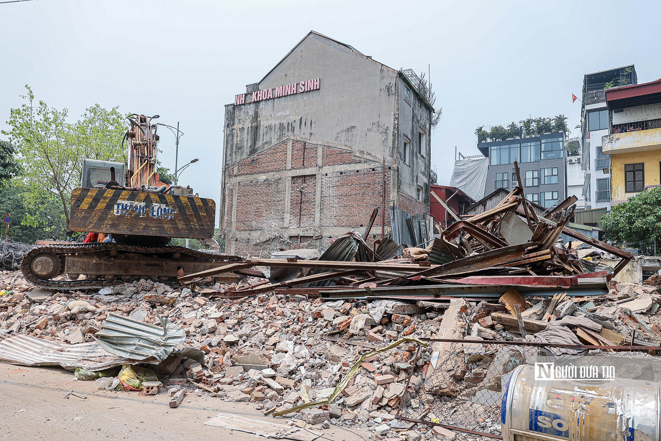 Hà Nội: Người dân thu dọn đồ đạc, trả mặt bằng để xây cầu Tứ Liên - Ảnh 12.