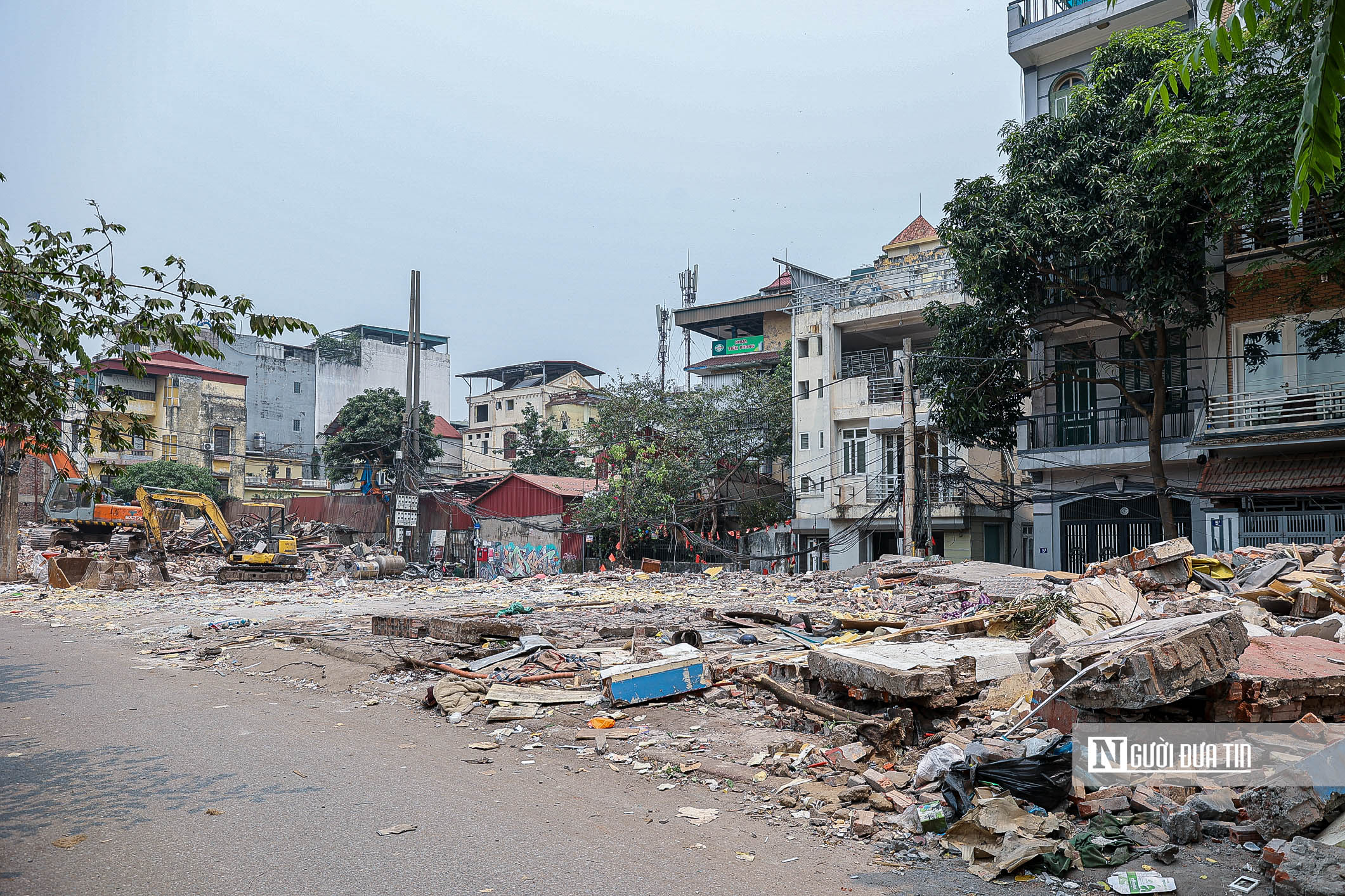 Hà Nội: Người dân thu dọn đồ đạc, trả mặt bằng để xây cầu Tứ Liên - Ảnh 17.