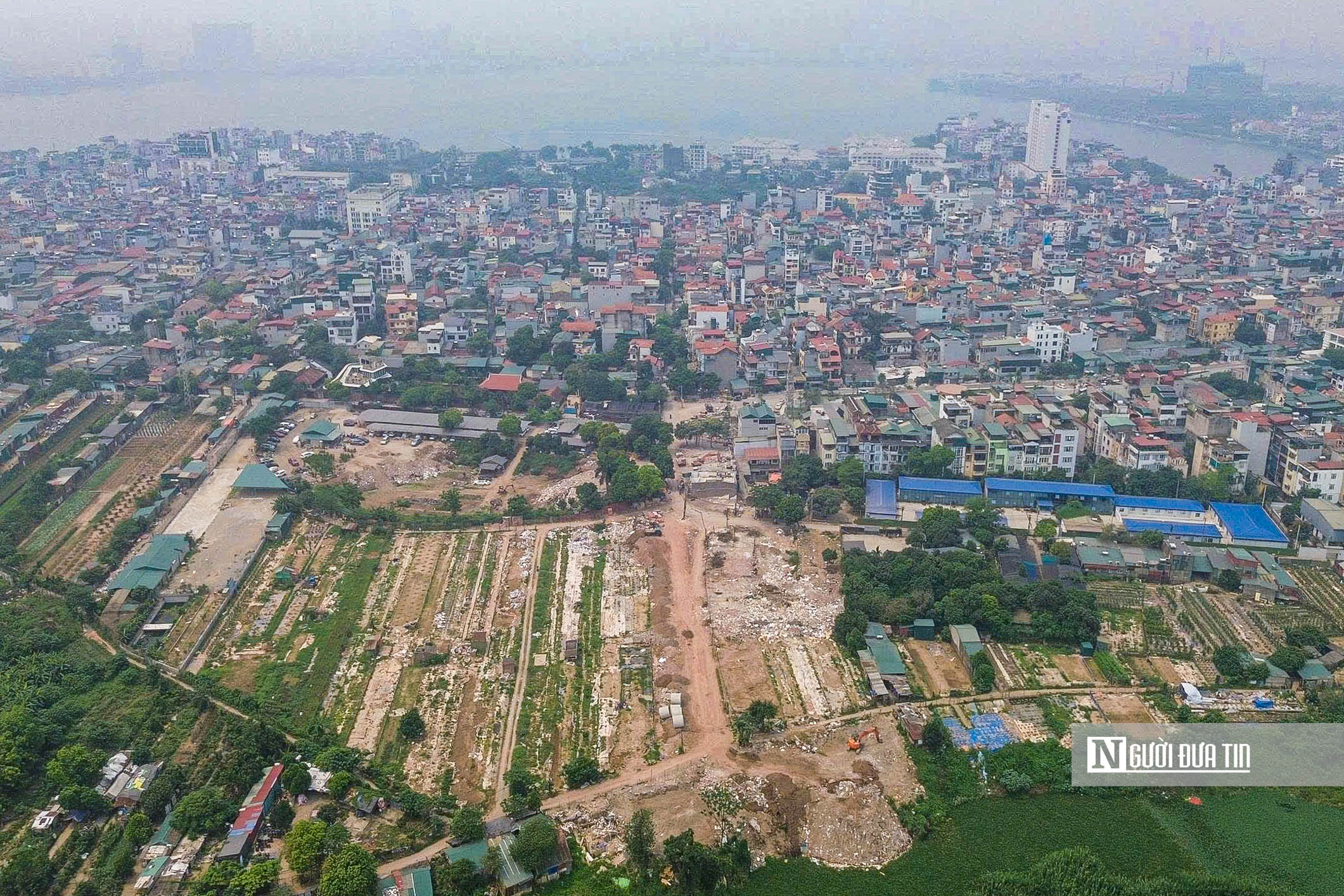 Hà Nội: Người dân thu dọn đồ đạc, trả mặt bằng để xây cầu Tứ Liên - Ảnh 3.