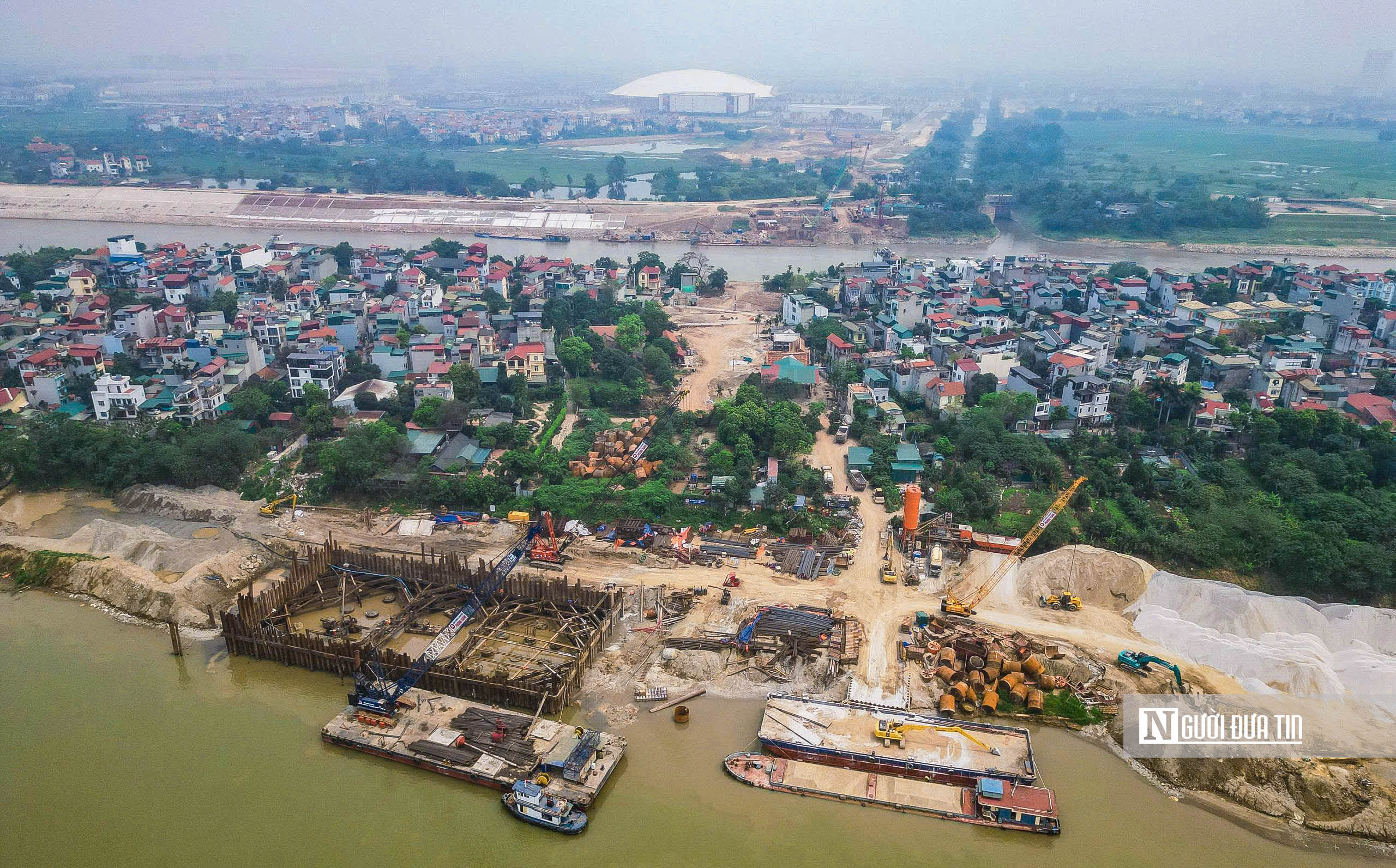 Hà Nội: Người dân thu dọn đồ đạc, trả mặt bằng để xây cầu Tứ Liên - Ảnh 2.