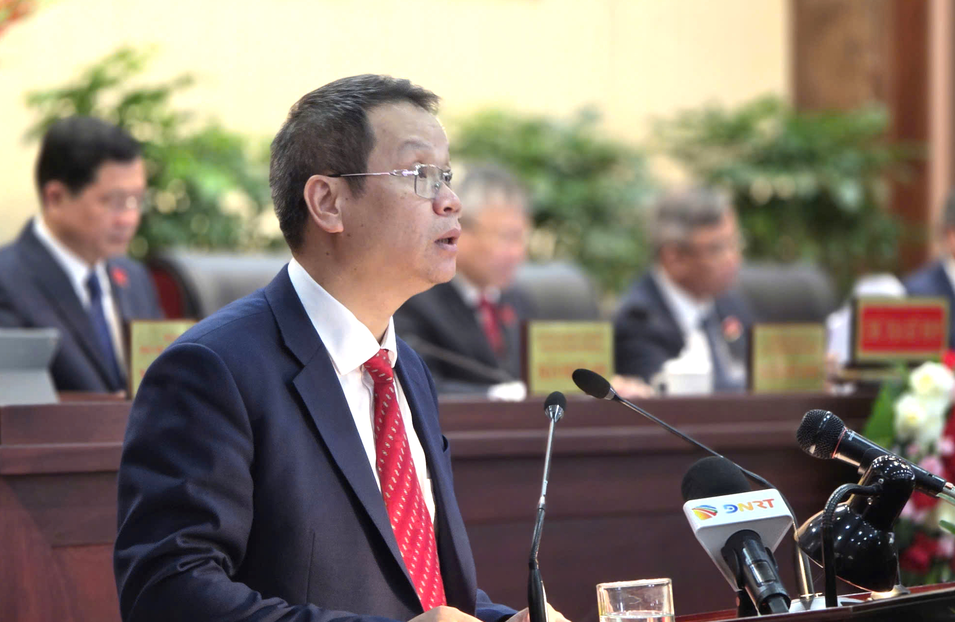 Tân Chủ tịch Đà Nẵng: Gỡ nghẽn đất đai, đầu tư là việc phải làm ngay- Ảnh 2. Tân Chủ tịch Đà Nẵng: Gỡ nghẽn đất đai, đầu tư là việc phải làm ngay- Ảnh 2.