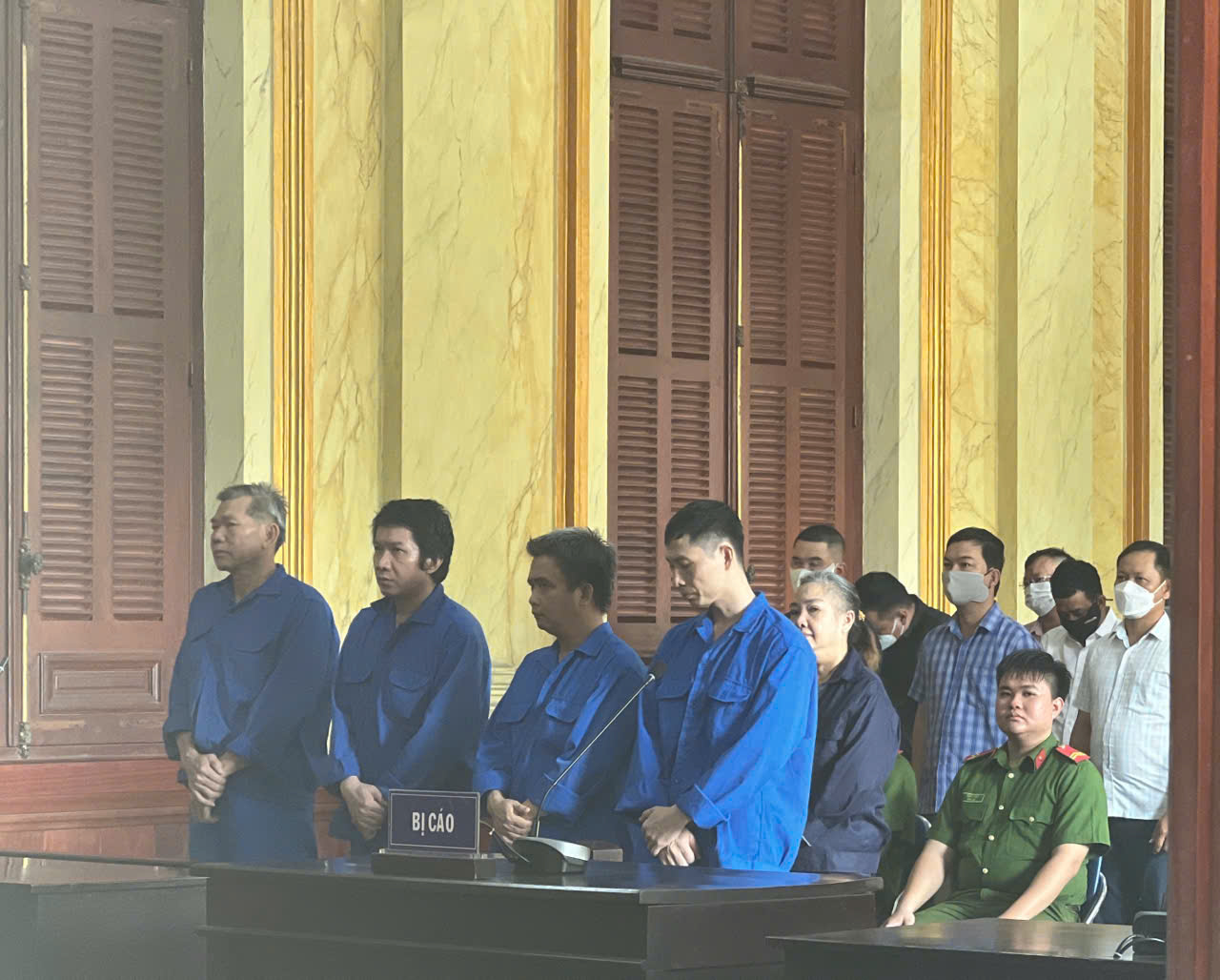 Tuyên án nhóm cán bộ « giải cứu » nhiều người nghiện ma túy - Ảnh 1.