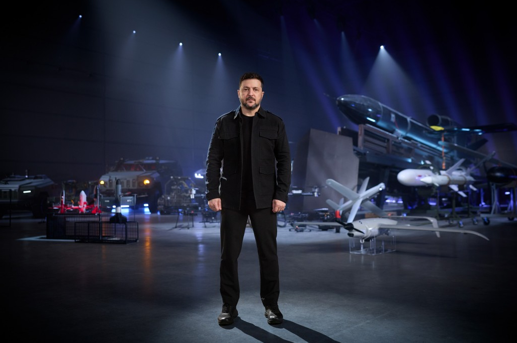 Ông Zelensky: Công nghiệp quốc phòng Ukraine “được tôi luyện trong chiến trận” - Ảnh 1.