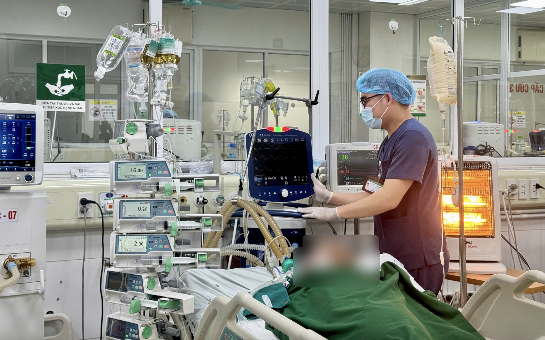 Tay chân miệng và sốt xuất huyết gia tăng, ngành y tế cảnh báo nguy cơ bùng phát dịch