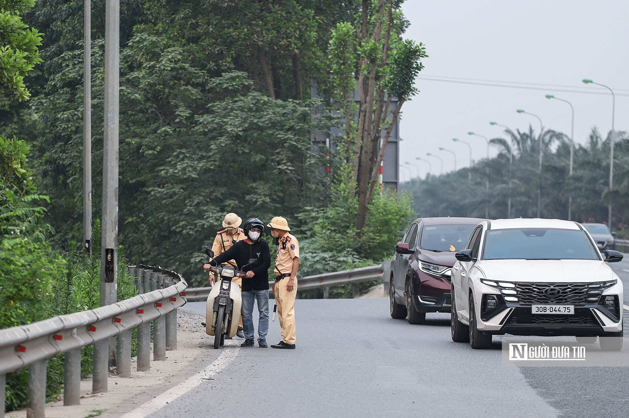 H&agrave; Nội: Loạt xe m&aacute;y bị xử l&yacute; khi đi v&agrave;o cao tốc Đại lộ Thăng Long- Ảnh 5.