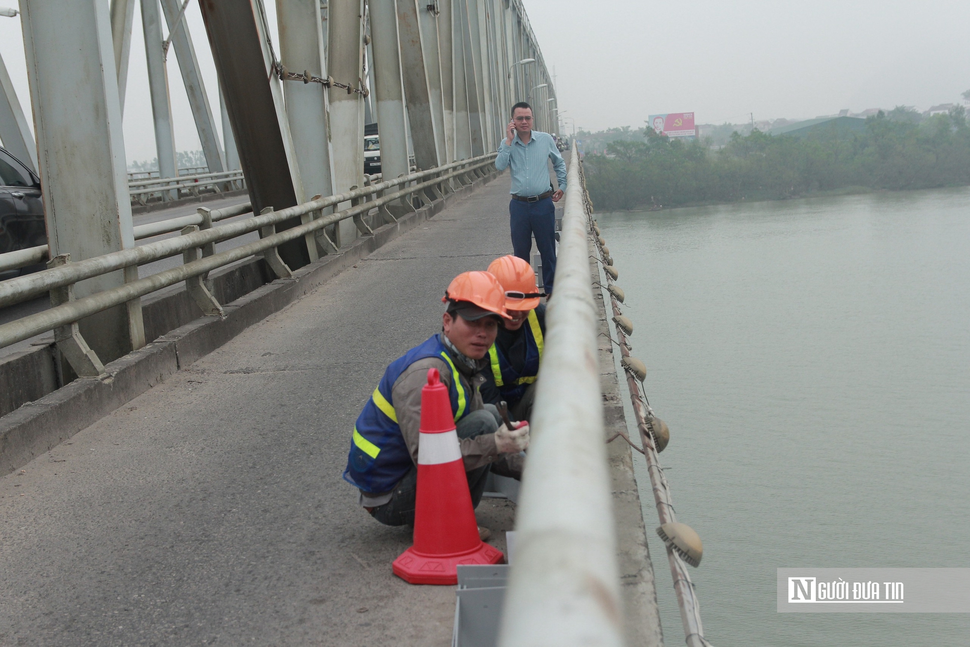 Triển khai xây dựng, lắp đặt lưới an toàn trên cầu Bến Thủy 1- Ảnh 3. Triển khai xây dựng, lắp đặt lưới an toàn trên cầu Bến Thủy 1- Ảnh 3.
