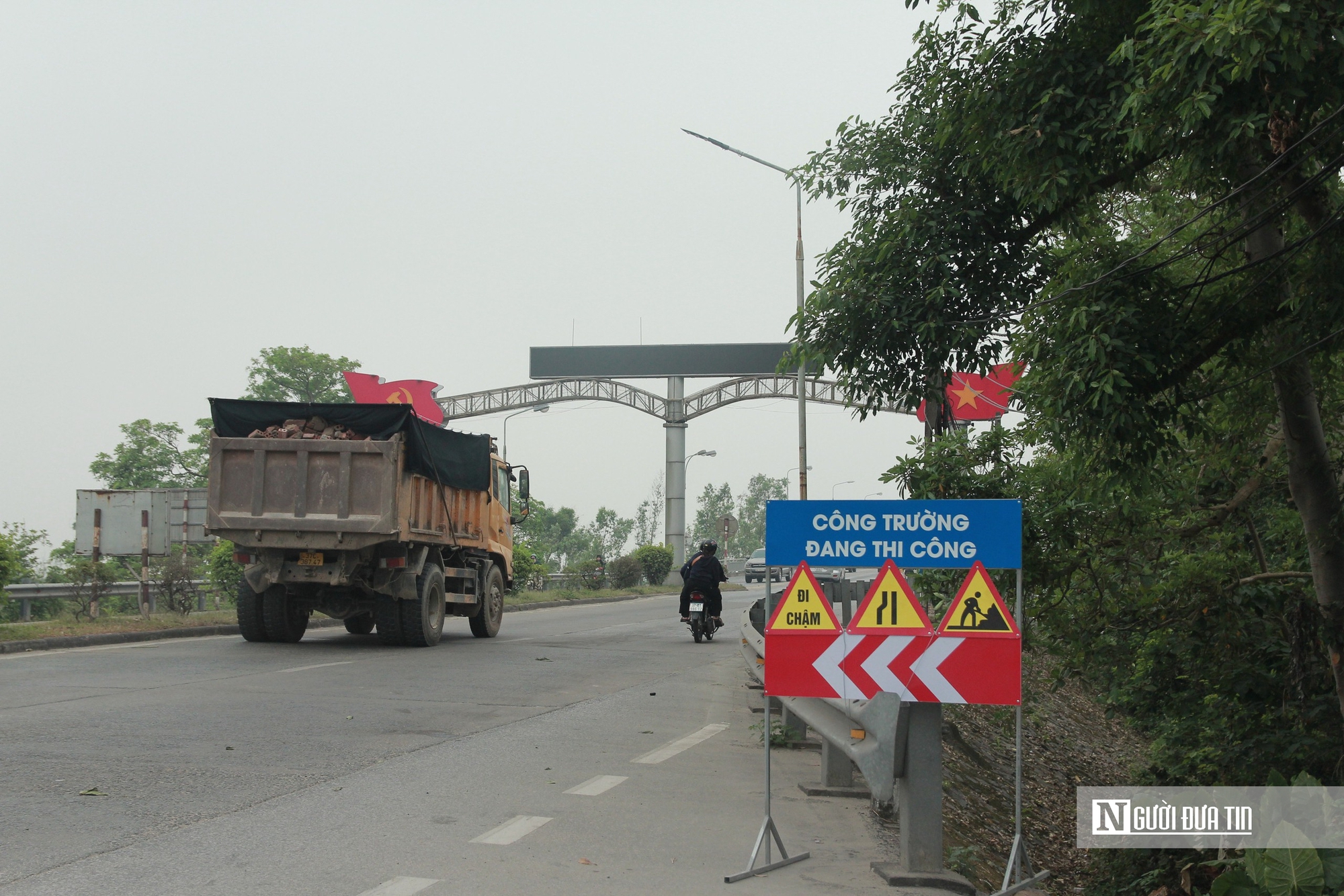 Triển khai xây dựng, lắp đặt lưới an toàn trên cầu Bến Thủy 1- Ảnh 9. Triển khai xây dựng, lắp đặt lưới an toàn trên cầu Bến Thủy 1- Ảnh 9.