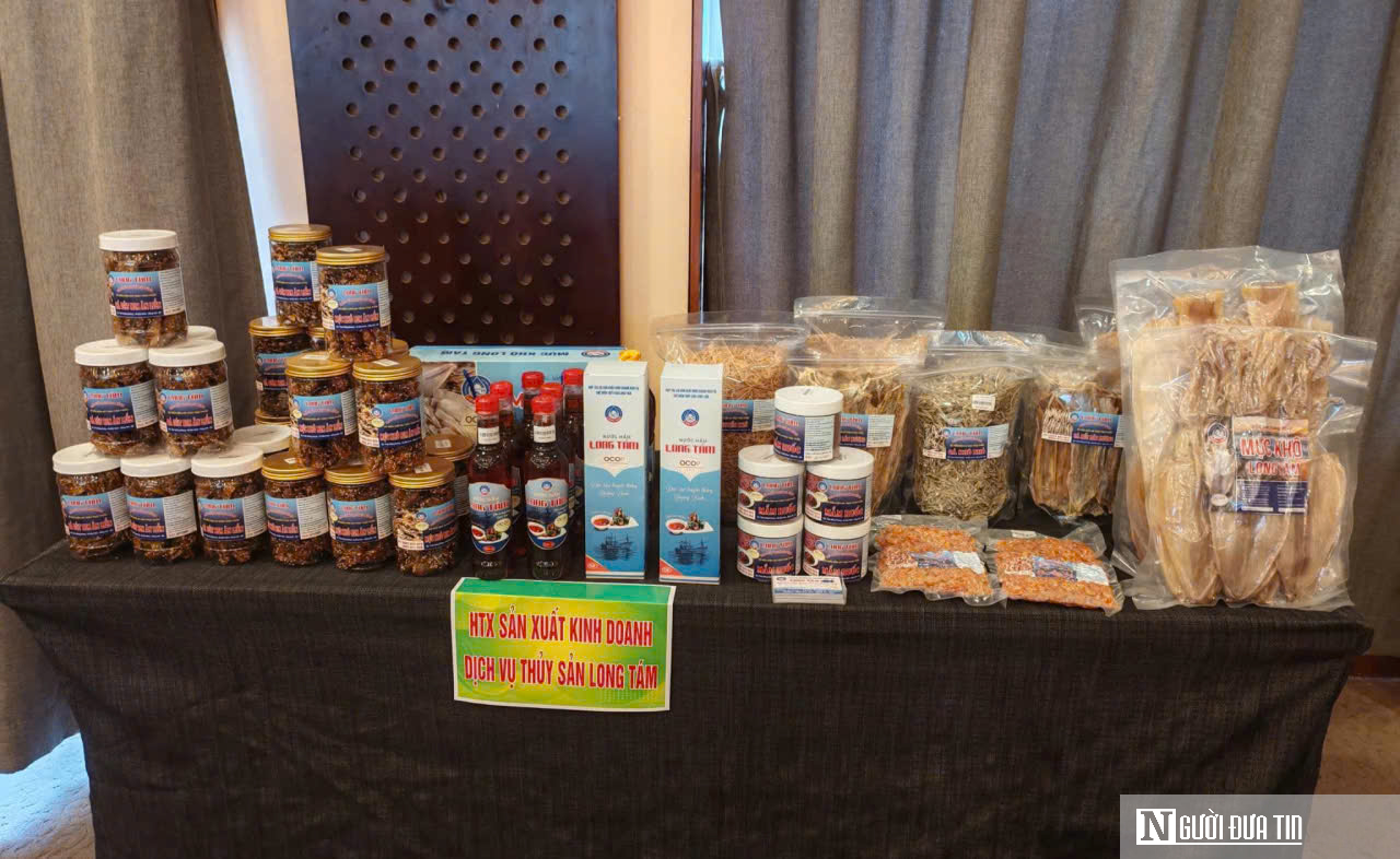 Hợp tác xã đạt OCOP và “bà đỡ” cho hàng trăm tấn hải sản vươn ra thị trường - Ảnh 9.