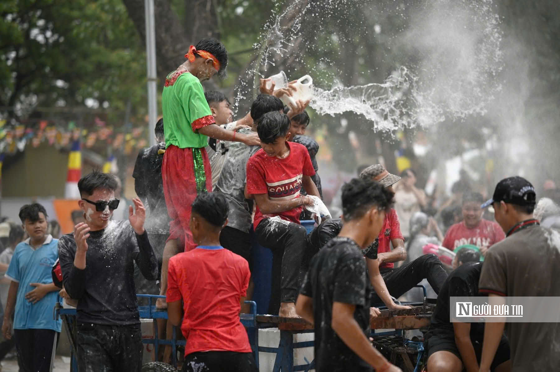 Rộn ràng Tết Chol Chnam Thmay: Phum sóc Khmer “bừng sắc” đón năm mới - Ảnh 10.