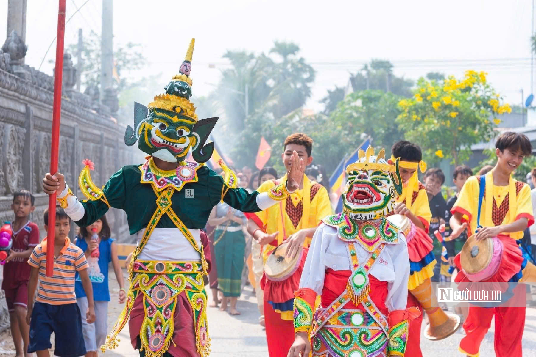 Rộn ràng Tết Chol Chnam Thmay: Phum sóc Khmer “bừng sắc” đón năm mới - Ảnh 16.