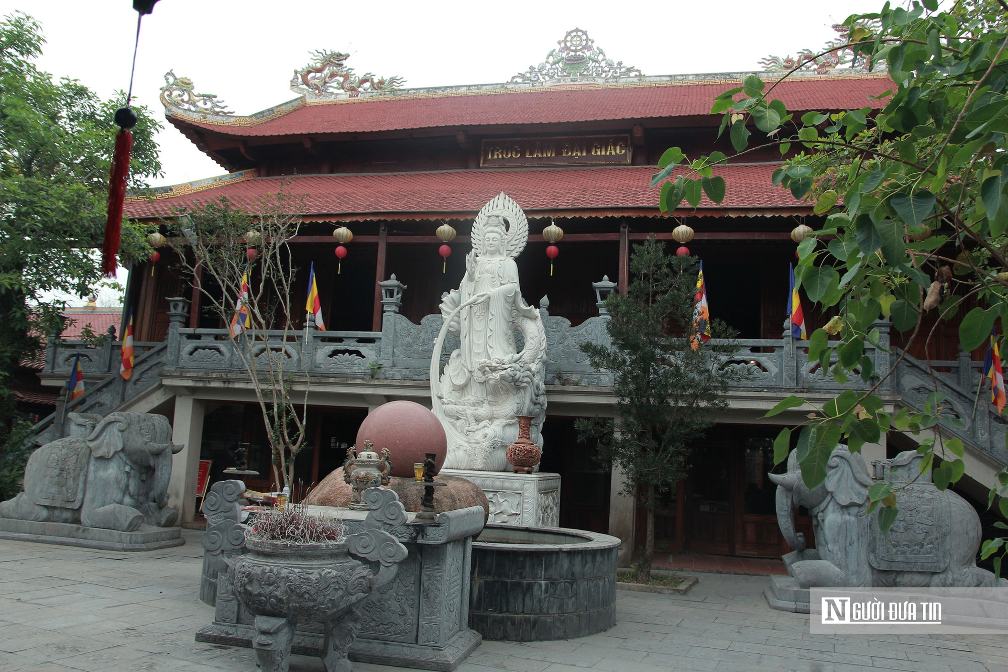 Mục sở thị những pho tượng d&aacute;t v&agrave;ng tại ng&ocirc;i đền giữa l&agrave;ng qu&ecirc; H&agrave; Tĩnh- Ảnh 3.