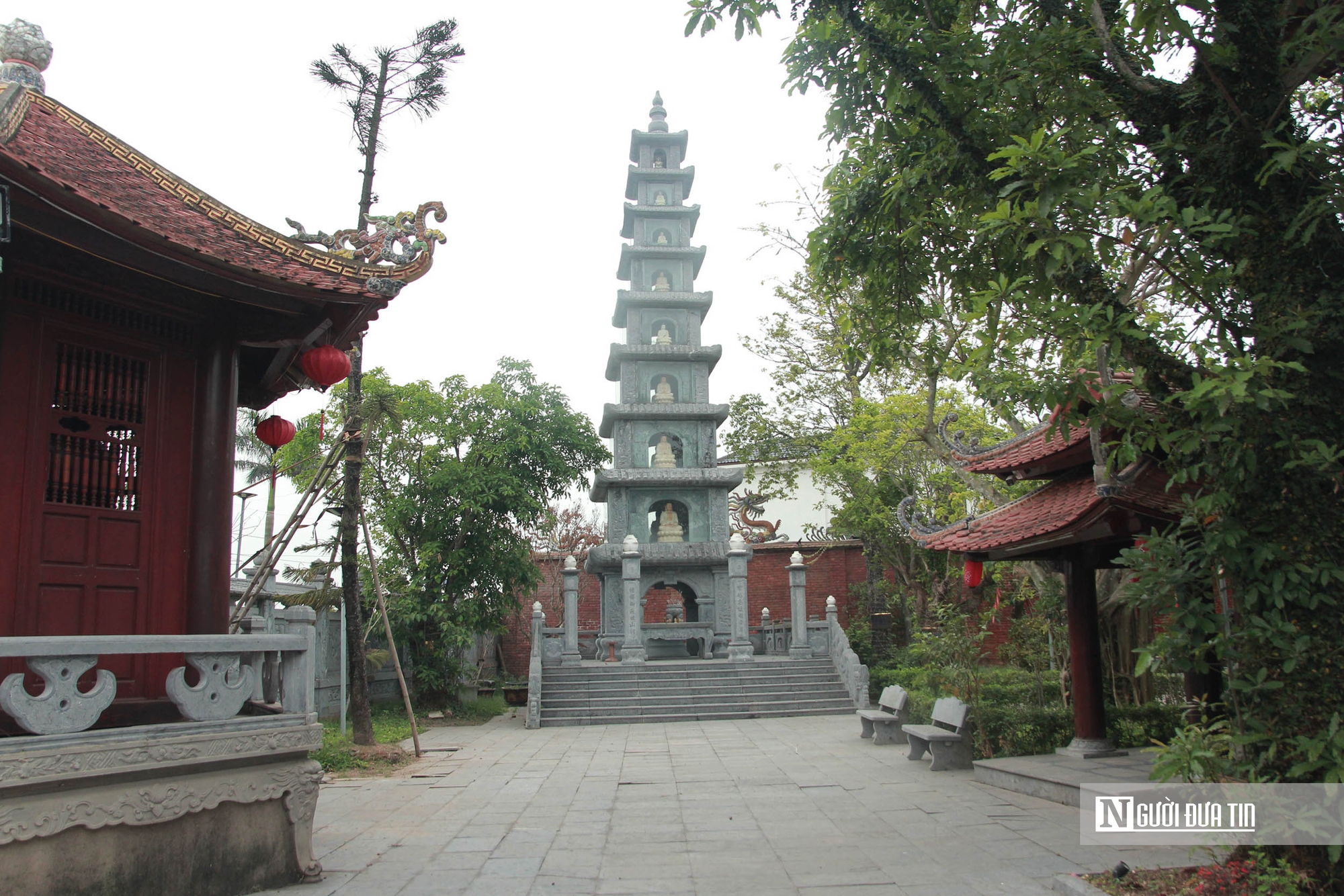 Mục sở thị những pho tượng d&aacute;t v&agrave;ng tại ng&ocirc;i đền giữa l&agrave;ng qu&ecirc; H&agrave; Tĩnh- Ảnh 4.