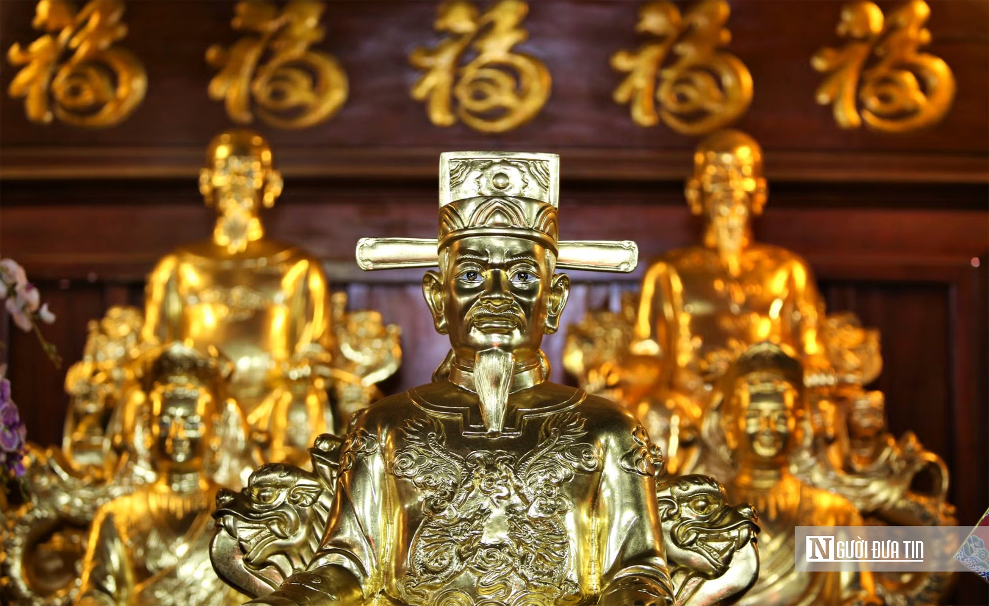 Mục sở thị những pho tượng d&aacute;t v&agrave;ng tại ng&ocirc;i đền giữa l&agrave;ng qu&ecirc; H&agrave; Tĩnh- Ảnh 8.