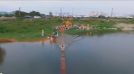 Kỳ tích gây chấn động của nhà sư “khinh công” trên mặt nước  - Ảnh 3.