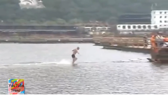 Kỳ tích gây chấn động của nhà sư “khinh công” trên mặt nước  - Ảnh 2.