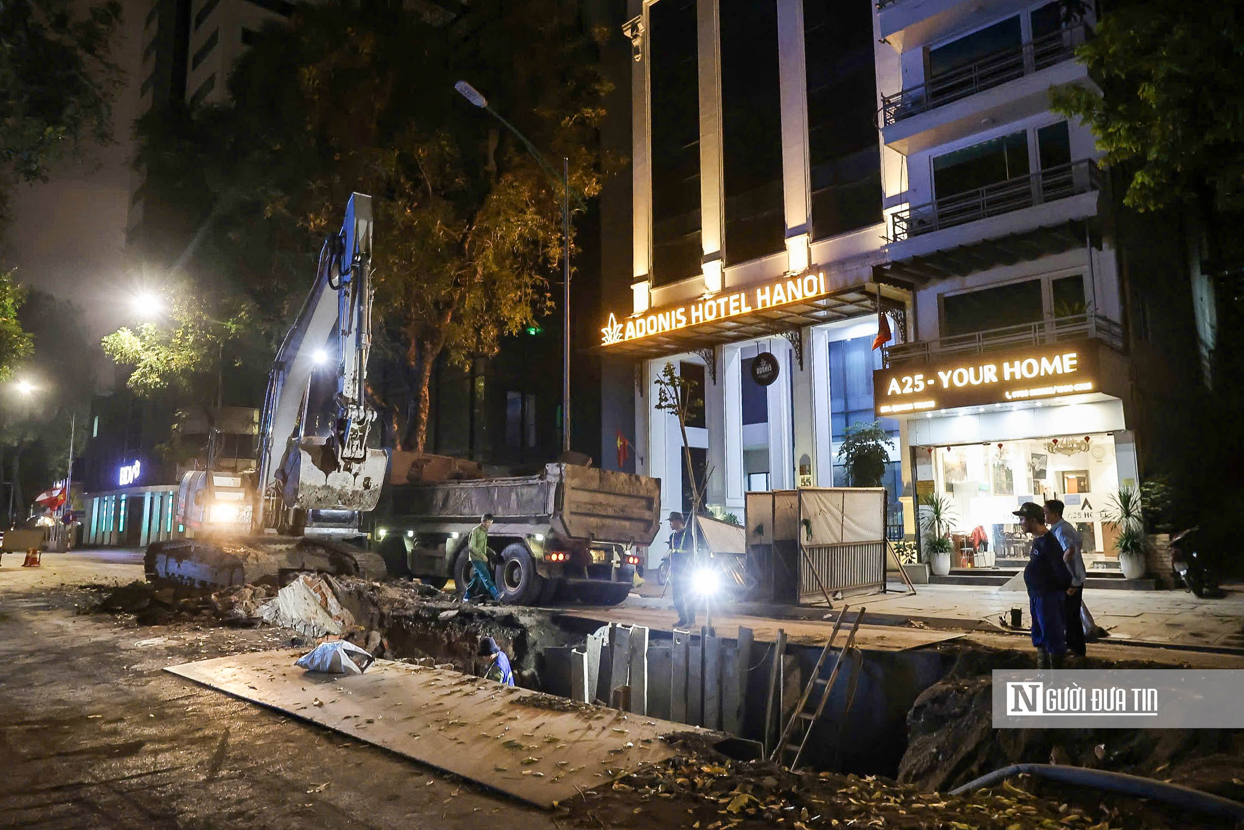 Cận cảnh thi c&ocirc;ng xuy&ecirc;n đ&ecirc;m c&ocirc;ng tr&igrave;nh chống ngập ở H&agrave; Nội- Ảnh 10.