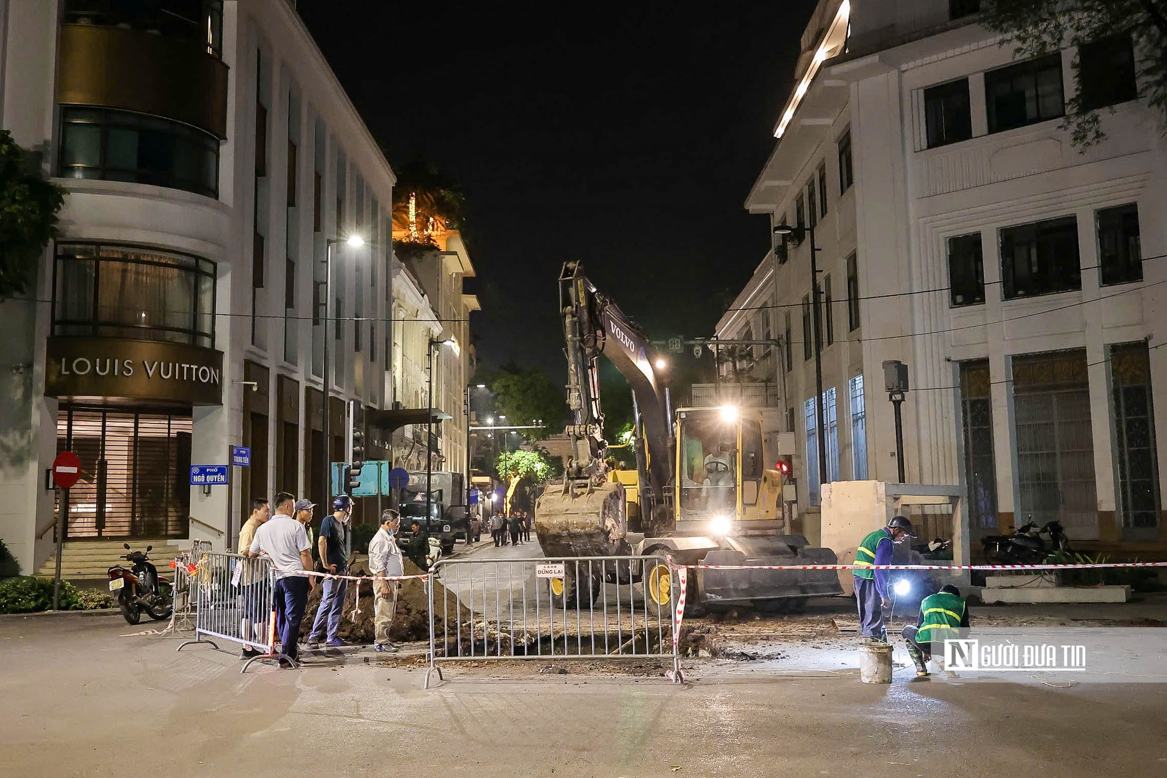 Cận cảnh thi c&ocirc;ng xuy&ecirc;n đ&ecirc;m c&ocirc;ng tr&igrave;nh chống ngập ở H&agrave; Nội- Ảnh 6.