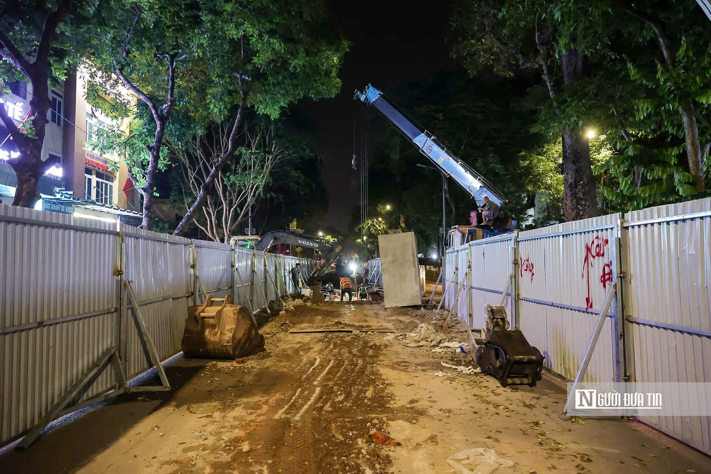 Cận cảnh thi c&ocirc;ng xuy&ecirc;n đ&ecirc;m c&ocirc;ng tr&igrave;nh chống ngập ở H&agrave; Nội- Ảnh 8.