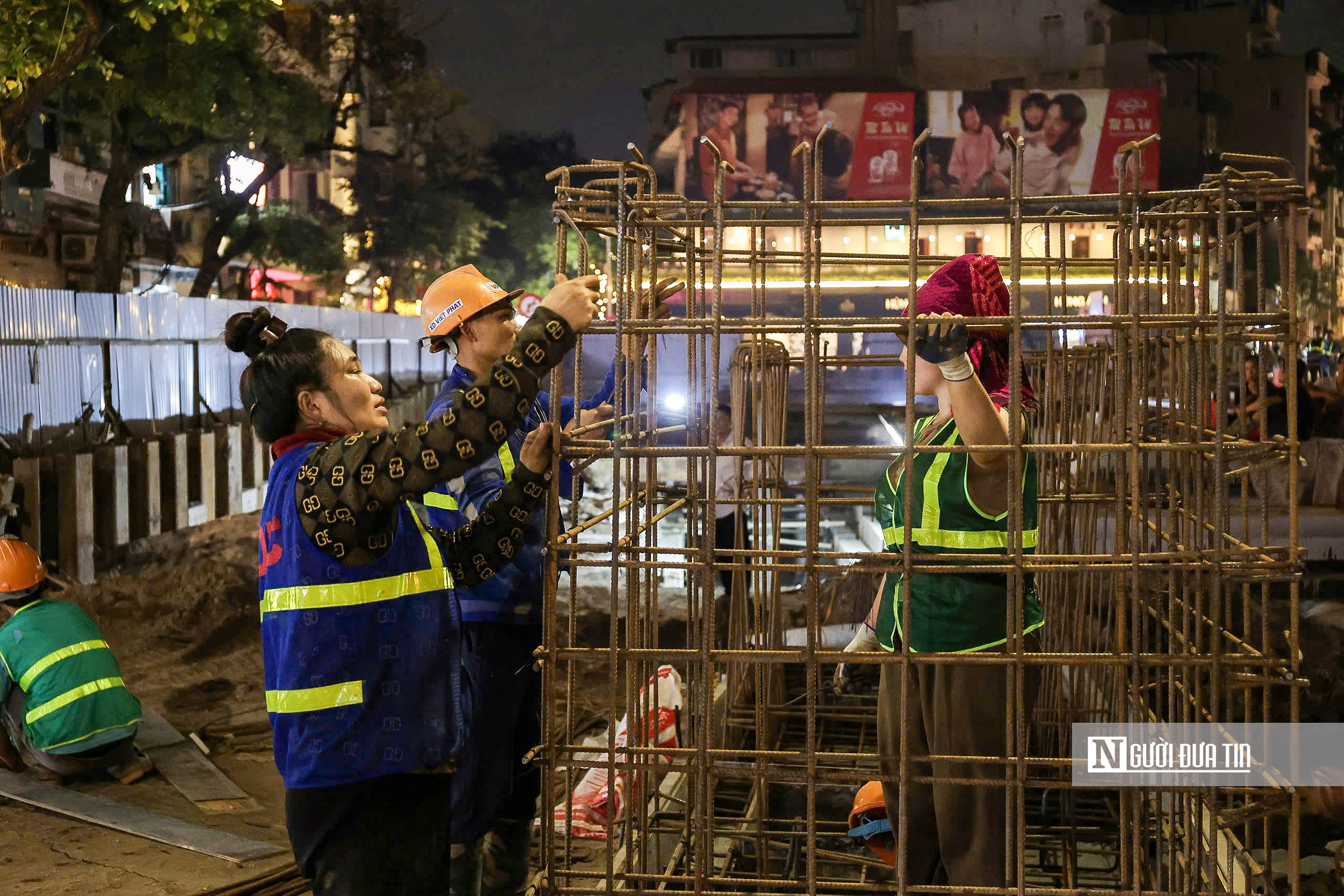 Cận cảnh thi c&ocirc;ng xuy&ecirc;n đ&ecirc;m c&ocirc;ng tr&igrave;nh chống ngập ở H&agrave; Nội- Ảnh 5.